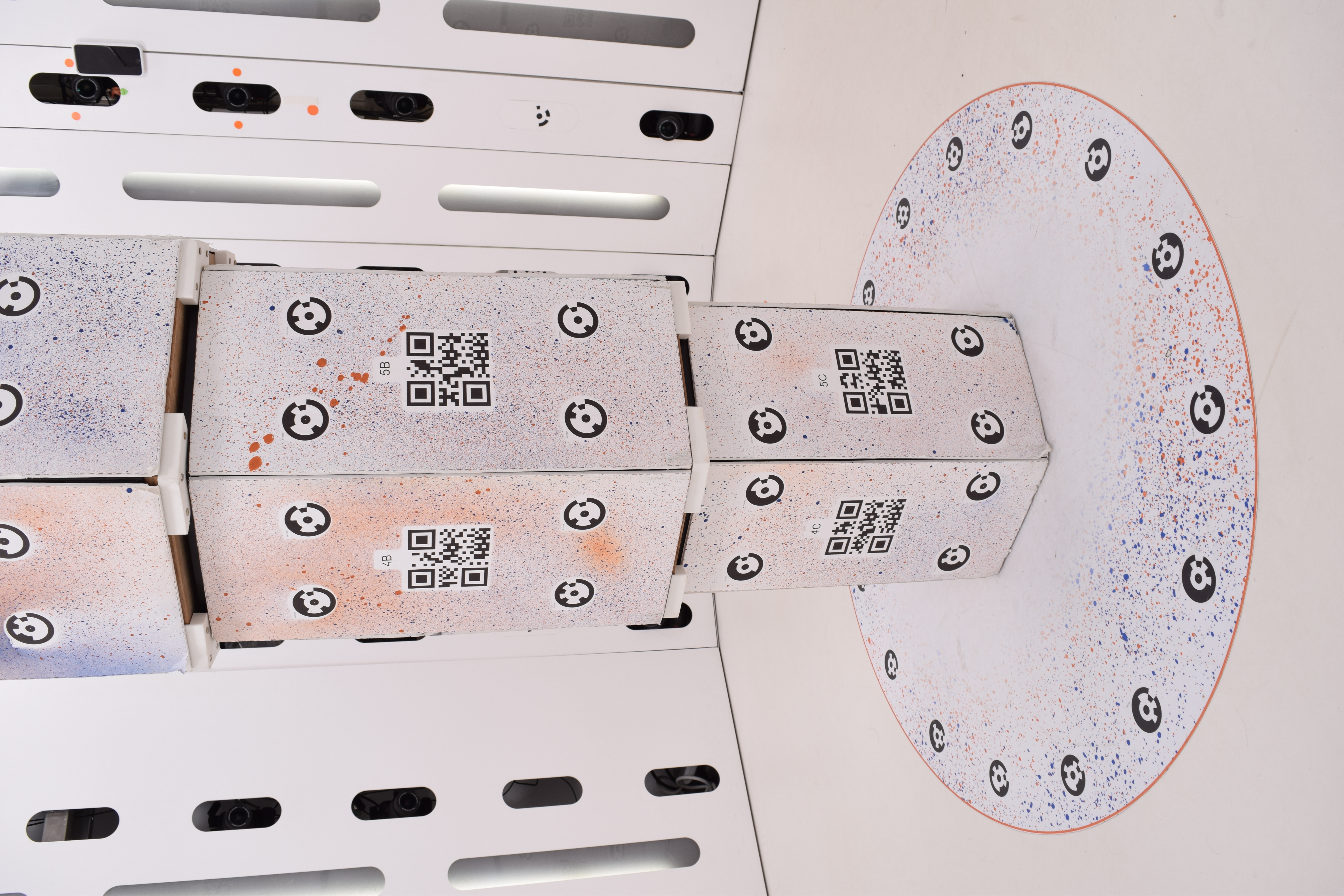 Automated calibration pass maintaining geometric accuracy of the scanner