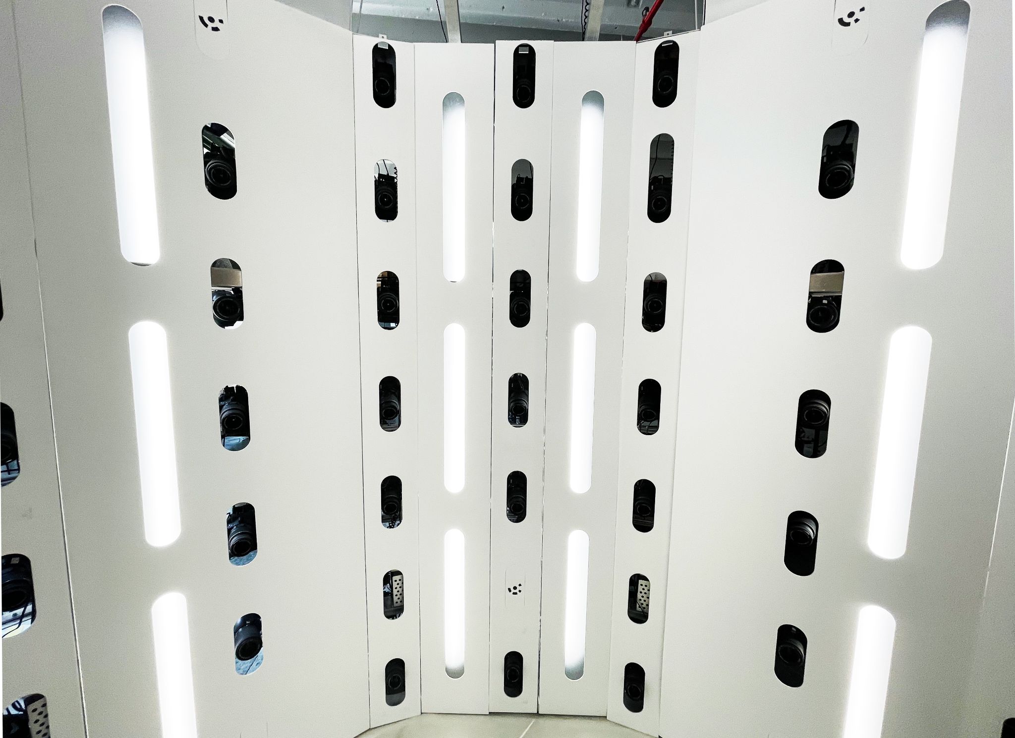 Detail of the 87-DSLR camera array in geodesic configuration
